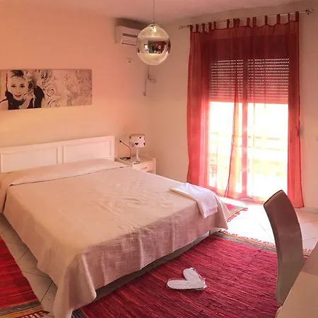 Mary Guest house *
